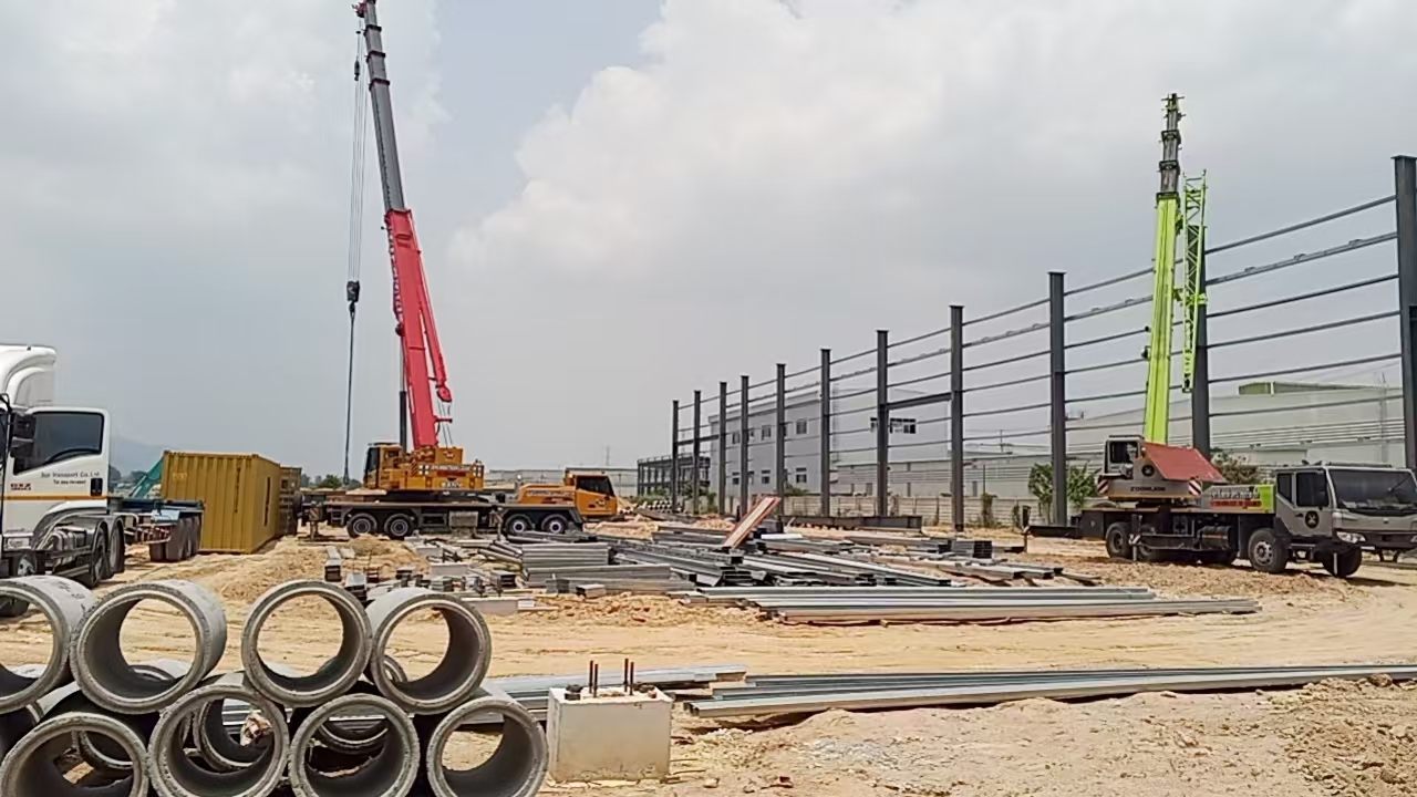 宜科环保科技（泰国）2#厂房钢结构现场