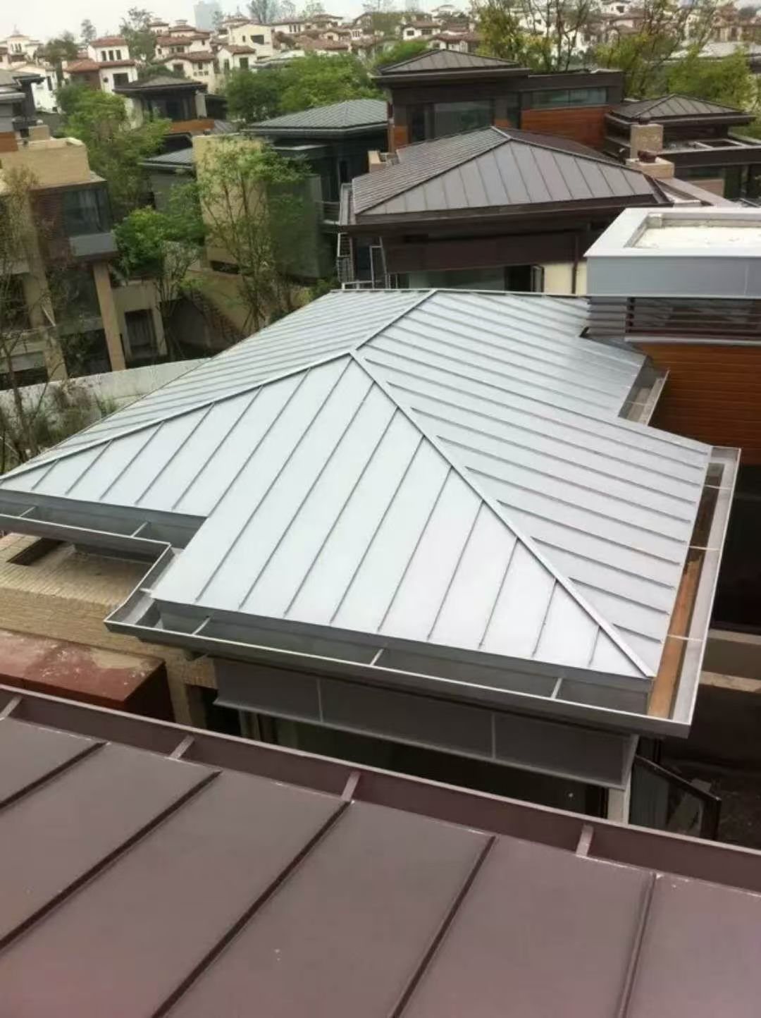铝镁锰矮立边金属屋面系统施工案例