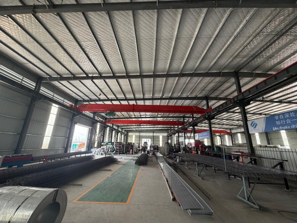 泰国工厂桁架楼承板生产车间全景